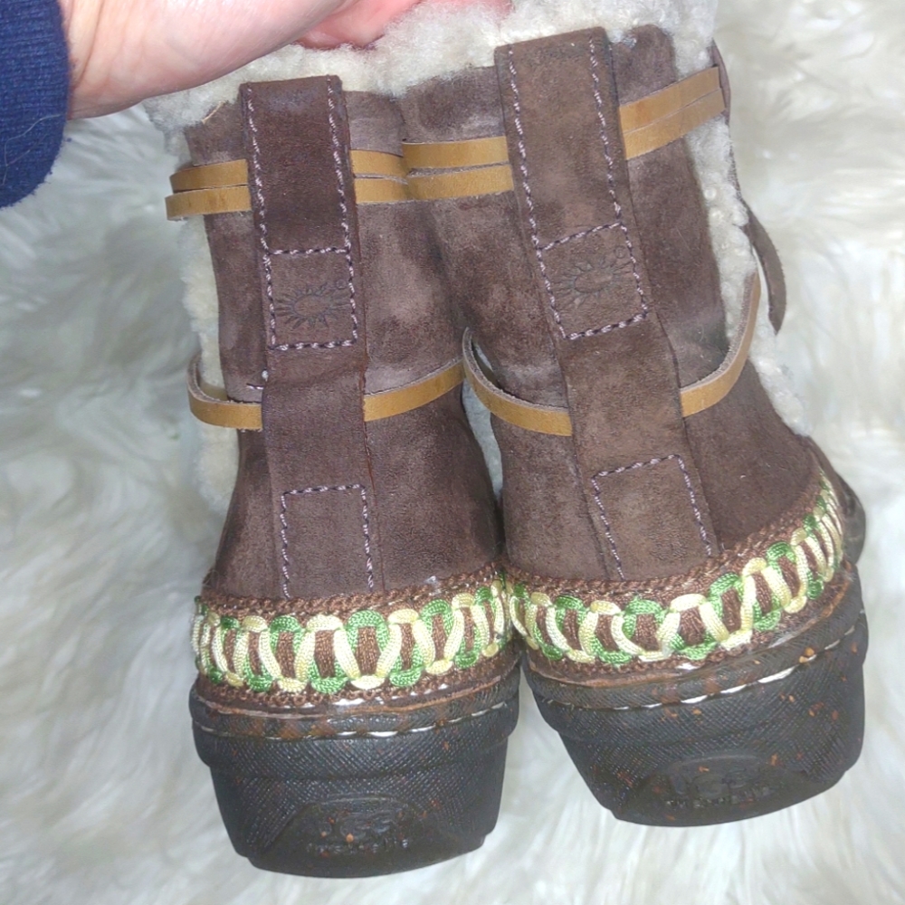UGG Australia Cove Suede Bootie Sz 7 - Picture 9 of 11